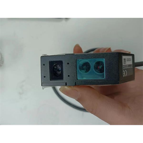 KEYENCE基恩士LK-G3000系列高速高精度CCD激光位移傳感器控制器LK-G3001PV3